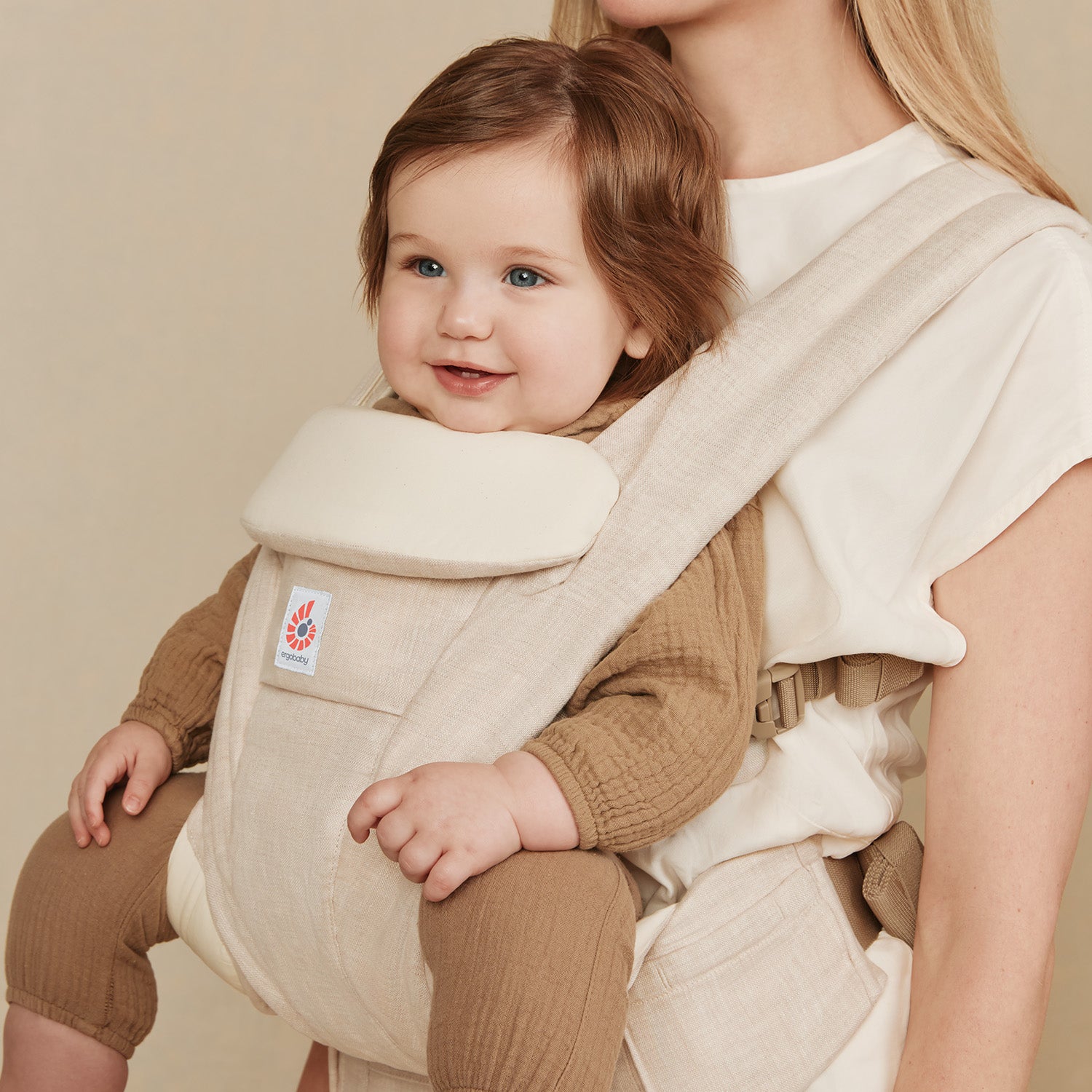 お値下げ　エルゴベビー　オムニ　デラックス　Omni ベージュ ergobaby エルゴ 公式 オムニ デラックス ナチュラルベージュ